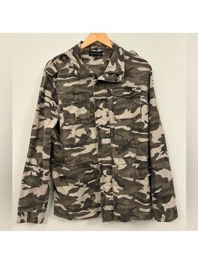 Saks Fifth Avenue Camo Zip Up Jacket Medium